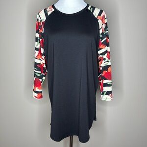 LuLaRoe Randy womens 3/4 sleeve t-shirt black with red floral size XL.